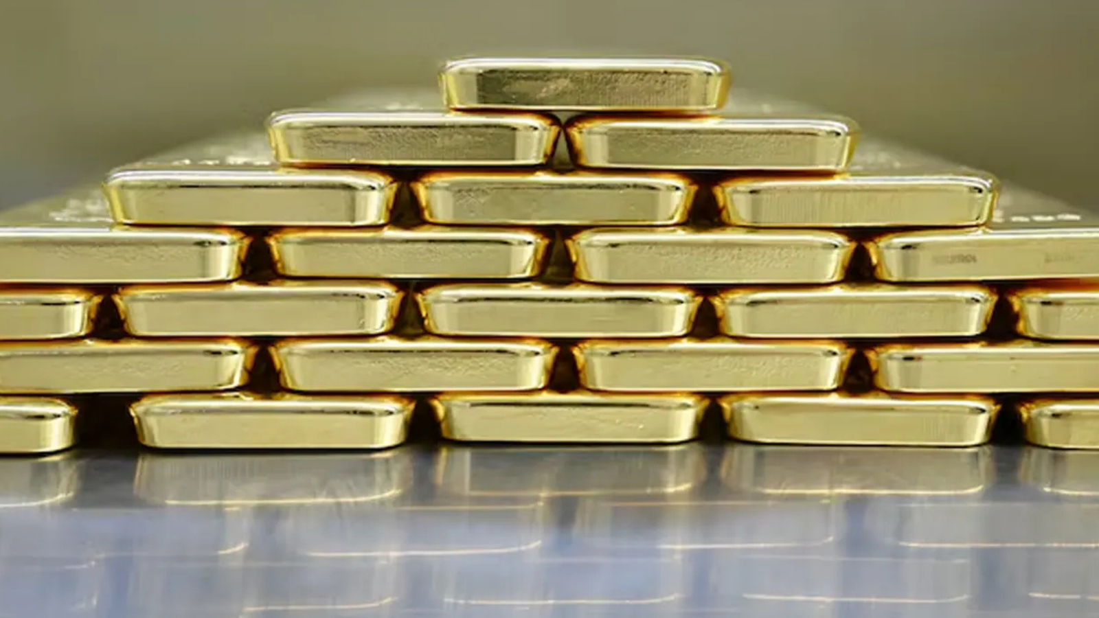 “Gold Prices Fluctuate Again on Global Market, Here’s Today’s Update” 1 বিশ্ববাজারে স্বর্ণের দামে উত্থান পতন জানুন আজকের হালচাল “Gold Prices Fluctuate Again on Global Market, Here’s Today’s Update”