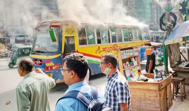 মিরপুরে শতাব্দী পরিবহনের বাসে অগ্নিসংযোগ Shatabdi Paribahan Bus Set on Fire in Mirpur