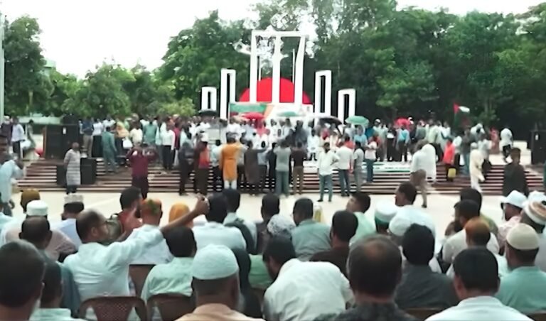 শহীদ মিনারে ফের তিন দফার দাবিতে প্রাথমিক শিক্ষকরা আন্দোলনে Primary School Teachers Resume Protest Over Grade Implementation