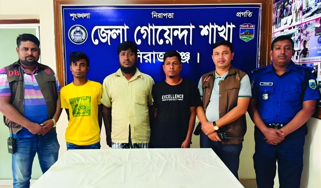 সিরাজগঞ্জে মিশুক চালকের কঙ্কাল উদ্ধার তিনজন গ্রেপ্তার ও স্বীকারোক্তি Skeleton of Rickshaw Driver Recovered in Sirajganj; Three Arrested and Confess