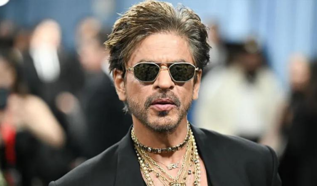 Shah Rukh-Kajol Statue Unveiled in London: The Enduring Appeal of ‘DDLJ’ After 30 Years 3425 Shah Rukh-Kajol Statue Unveiled in London: The Enduring Appeal of 'DDLJ' After 30 Years