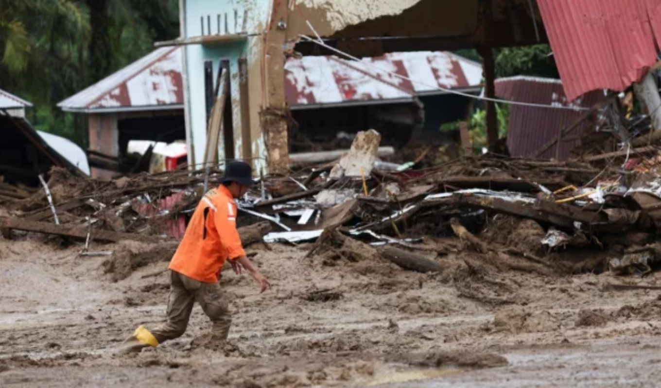 At Least 700 Killed in Storms Floods and Landslides in Indonesias Sumatra Sumatra Disaster: Over 700 Dead as Storm-Driven Floods and Landslides Ravage Region