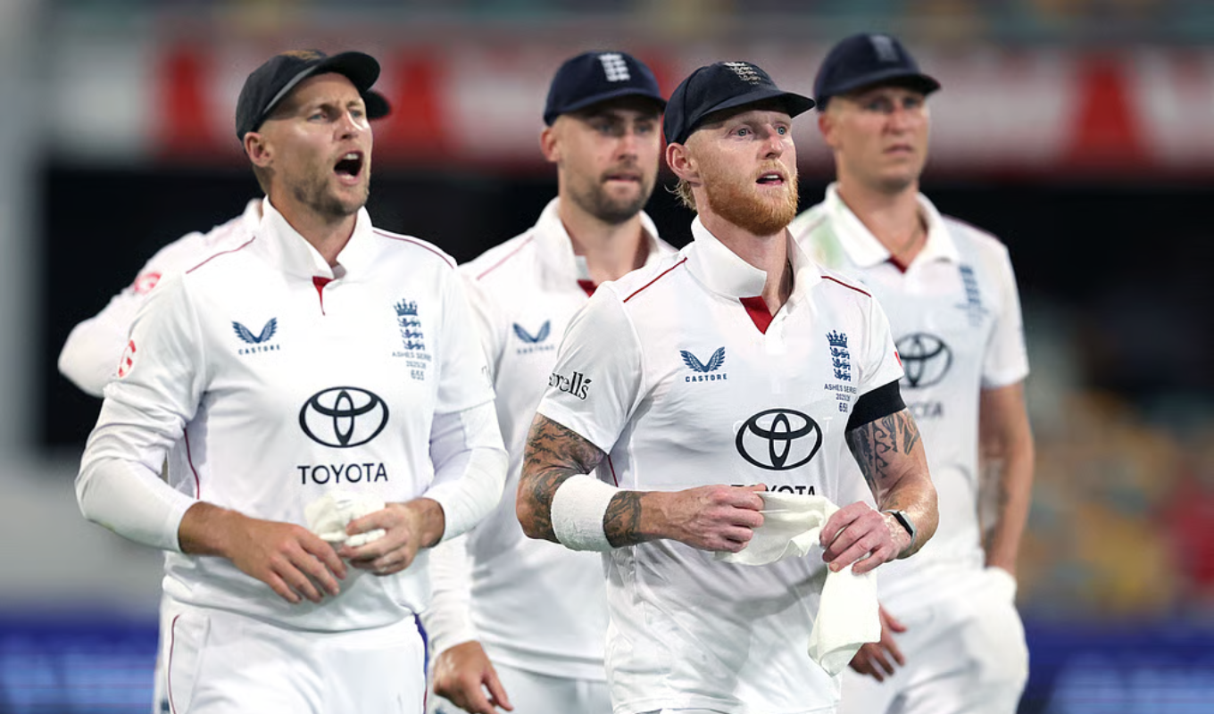 Englands Dropped Catches Hand Australia a Record Lead Australia Build Big Lead After England’s Fielding Errors