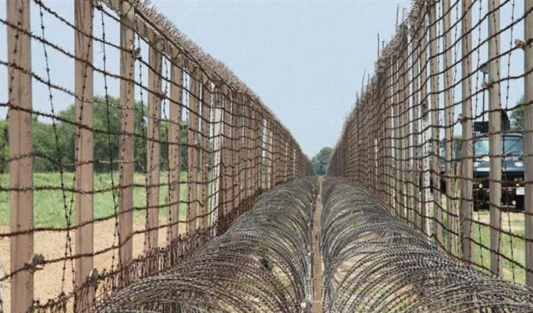 India plans to install new barbed wire fencing along Bangladesh border India plans new barbed-wire fencing along Bangladesh border
