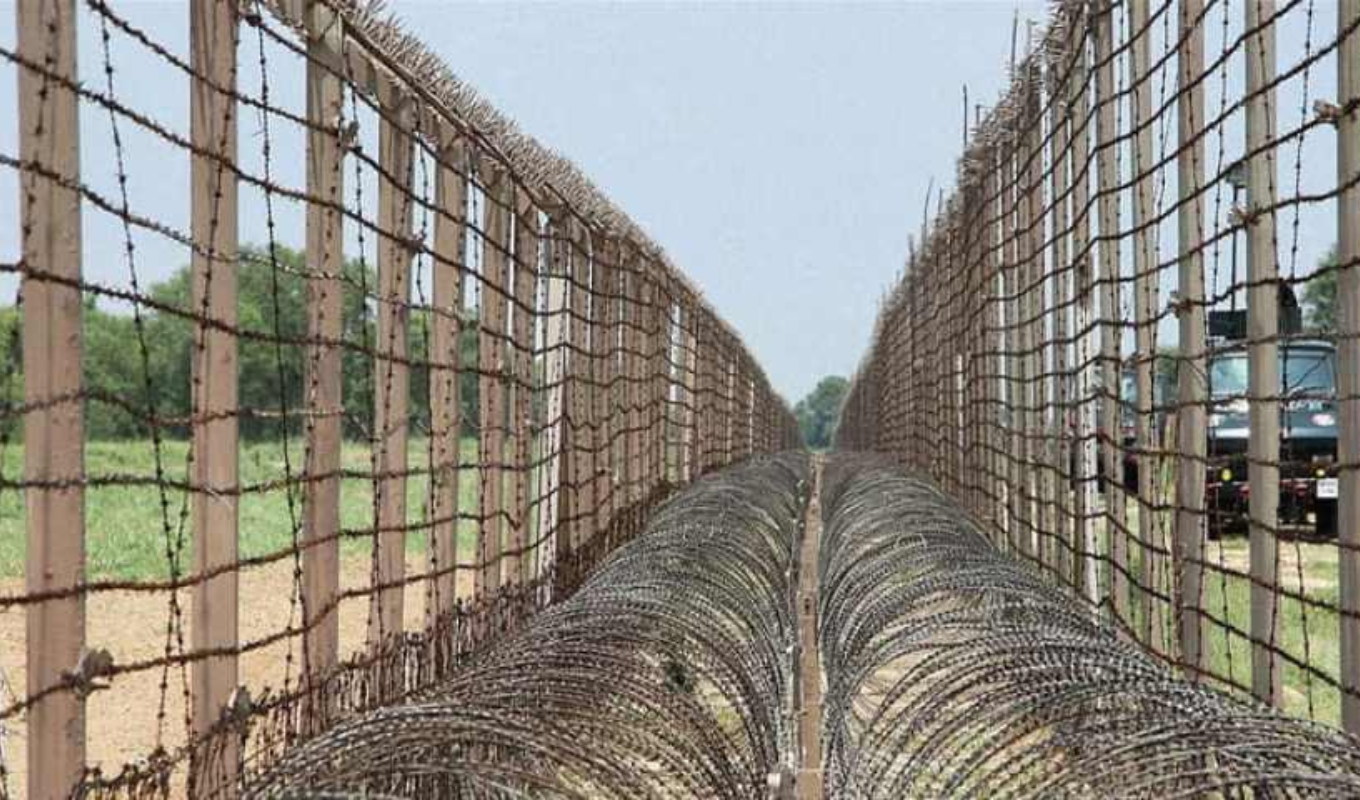 India plans new barbed-wire fencing along Bangladesh border 1 India plans to install new barbed wire fencing along Bangladesh border India plans new barbed-wire fencing along Bangladesh border
