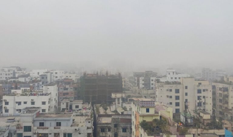 Minimum Temperature Drops to 17°C in Dhaka Temperature in Dhaka Falls to 17°C