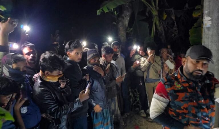 Pregnant Woman Found Dead in Muksudpur Pond Pregnant Woman Found Dead in Muksudpur Pond