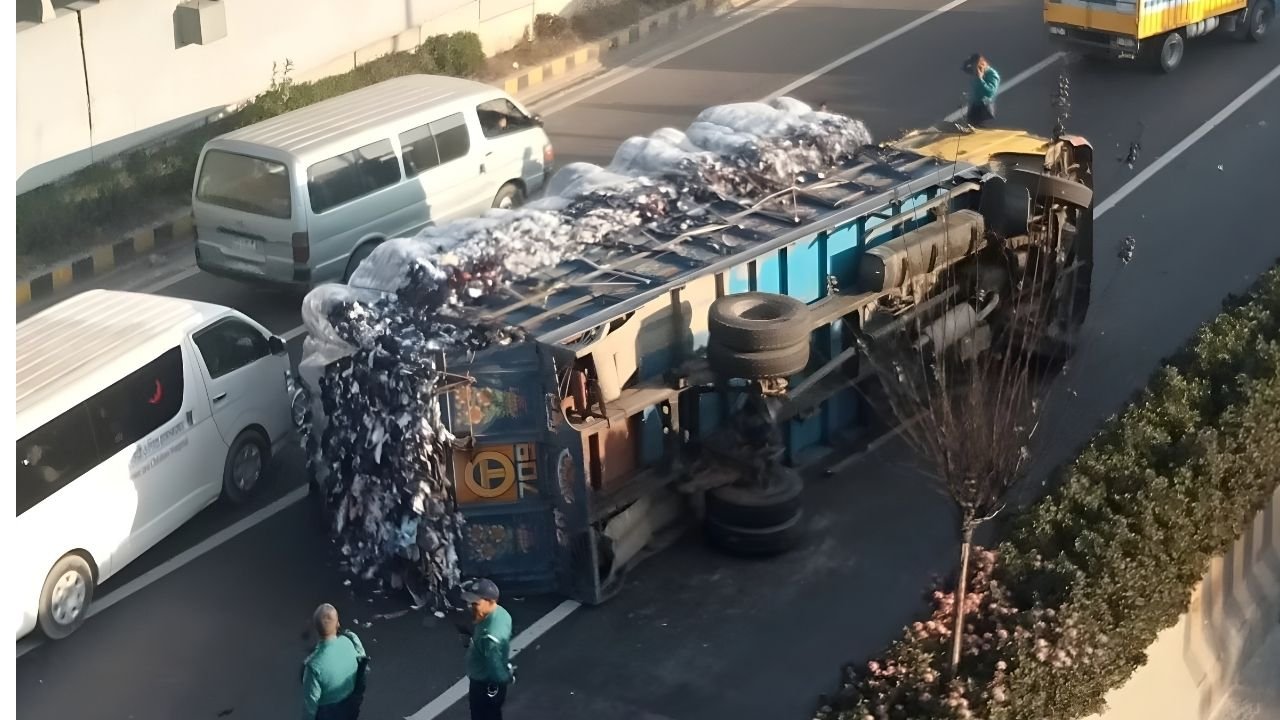 Truck Overturns in Nikunja Major Traffic Jam Hits Dhaka Roads Dhaka Traffic Chaos as Truck Topples on Nikunja Road