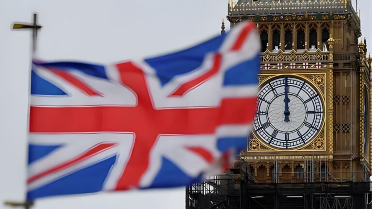 UK Universities Halt and Suspend Admissions for Students from Bangladesh and Pakistan UK Universities Halt and Suspend Admissions for Students from Bangladesh and Pakistan