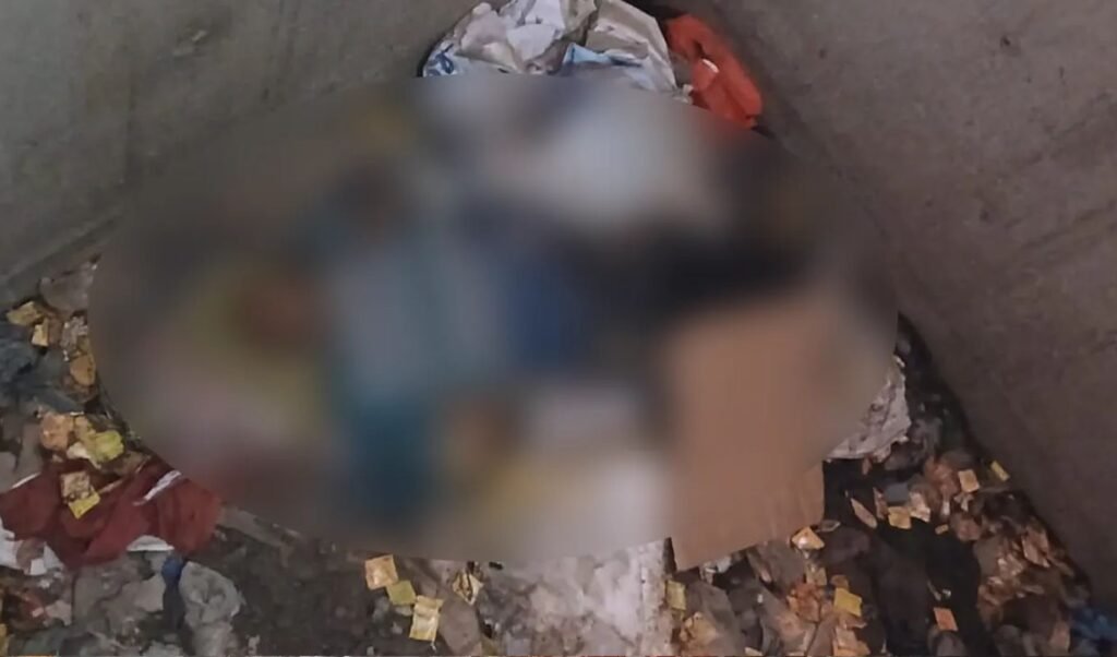Police Recover Body of Unidentified Man from Beneath Flyover in Tongi 3 Unidentified Elderly Man Found Dead Under Flyover Stairs 1 Police Recover Body of Unidentified Man from Beneath Flyover in Tongi