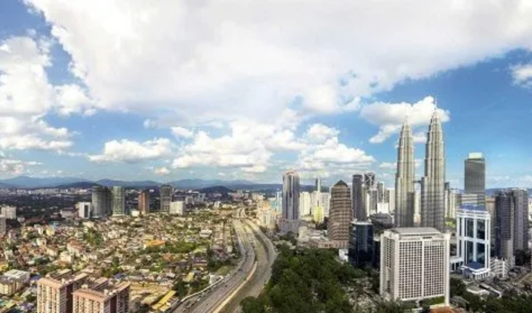 Untitled design 61 Hannover Re Signals Stability in Reinsurance Market