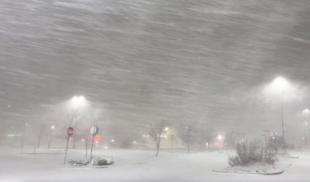 Winter Snowstorm Brings Life to a Halt Across the US Winter Snowstorm Brings Life to a Halt Across the US