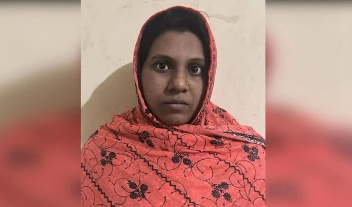 Woman Arrested in Ishwardi for Killing Eight Puppies by Dumping Them in a Pond Nishi Rahman Detained in Pabna for Killing Eight Puppies