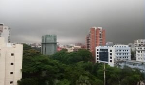 A hint of clearing fog in the capital, with temperatures likely to rise
