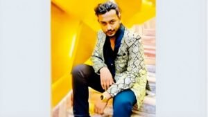 Mob Detains Notorious Tension Gang Leader in Narayanganj Mob Detains Notorious 'Tension' Gang Leader in Narayanganj