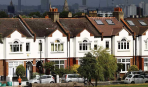 UK Home Prices Cross 300000 UK Home Prices Cross £300,000