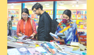 Readers Meander Through Book Fair Readers Meander Through Book Fair