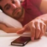 ঘুম ভেঙে মোবাইল ব্যবহারের প্রভাব ও সতর্কতা Morning Phone Use: Risks to Brain and Body