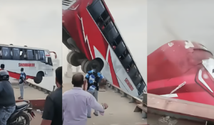 পদ্মায় বাস দুর্ঘটনা দুই মরদেহ উদ্ধার বৃষ্টিতে বাধা উদ্ধার তৎপরতা পদ্মায় বাস দুর্ঘটনা দুই মরদেহ উদ্ধার, বৃষ্টিতে বাধা উদ্ধার তৎপরতা