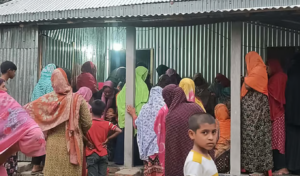 রাজধানীতে লাশের ছয়টি খণ্ড নিয়ে বাড়ি ফিরল বাবা রাজধানীতে লাশের ছয়টি খণ্ড নিয়ে বাড়ি ফিরল বাবা