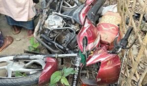 লালমনিরহাটে ট্রাক দুর্ঘটনায় একই পরিবারের মৃত্যু লালমনিরহাটে ট্রাক দুর্ঘটনায় একই পরিবারের মৃত্যু