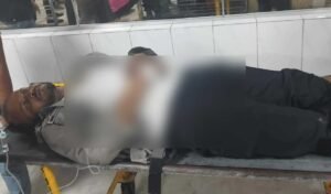 সায়েদাবাদে অভিযানে গুলিবিদ্ধ ডিনসি কর্মকর্তা সায়েদাবাদে অভিযানে গুলিবিদ্ধ ডিনসি কর্মকর্তা