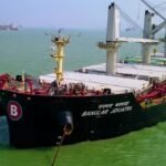 হরমুজ পেরোতে ব্যর্থ বাংলার জয়যাত্রা Bangladeshi Vessel Forced to Halt Hormuz Transit