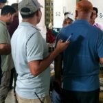 রাস্তায় কুপিয়ে যুবক জখম রক্তাক্ত অবস্থায় থানায় গিয়ে প্রাণরক্ষা Youth Severely Wounded in Street Attack, Takes Shelter at Station