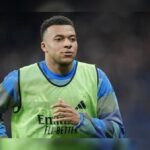 Mbappe Arbeloa Exchange at Bernabeu Mbappé-Arbeloa Exchange at Bernabéu