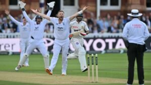 England Crush Pakistan by 194 Runs to Claim Test Series England Crush Pakistan by 194 Runs to Claim Test Series