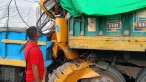 Father and Son Among Three Killed in Bogura Truck Crash Father and Son Among Three Killed in Bogura Truck Crash