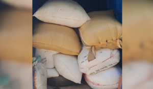 Gunmen Hijack Covered Van to Steal Sacks of Hair