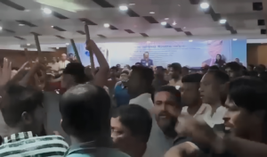 Clash between two factions of Chhatra Dal right in front of Anindya Islam Amit