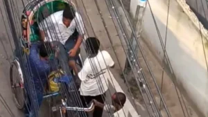 Terrifying Mugging in Chattogram Knife Wielding Robbers Slash Victims Pocket