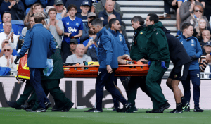 Chelsea Beat Everton as Martínez Is Taken to Hospital