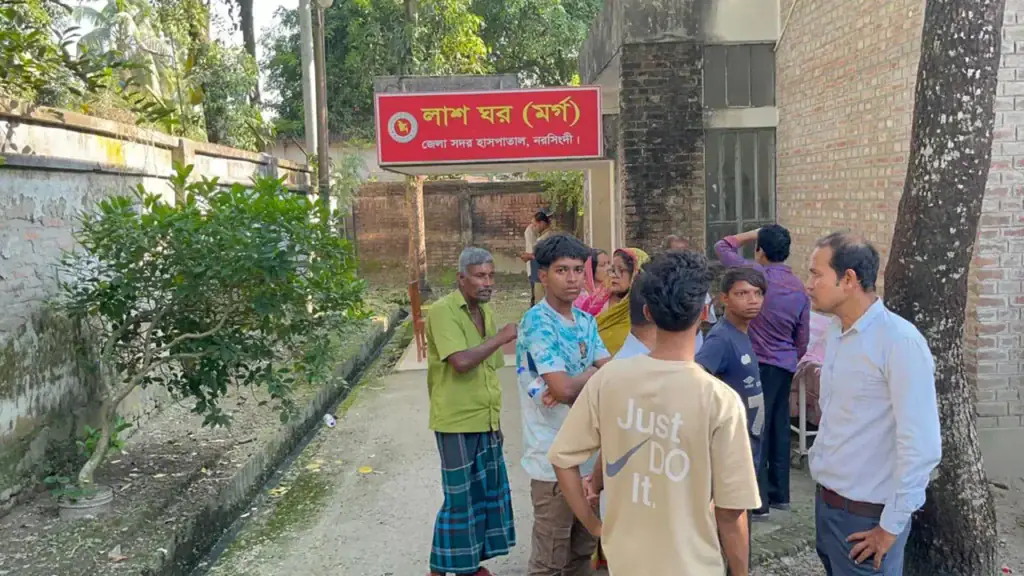 Tragic Collisions Across Narsingdi Leave Three Dead and Eleven Injured